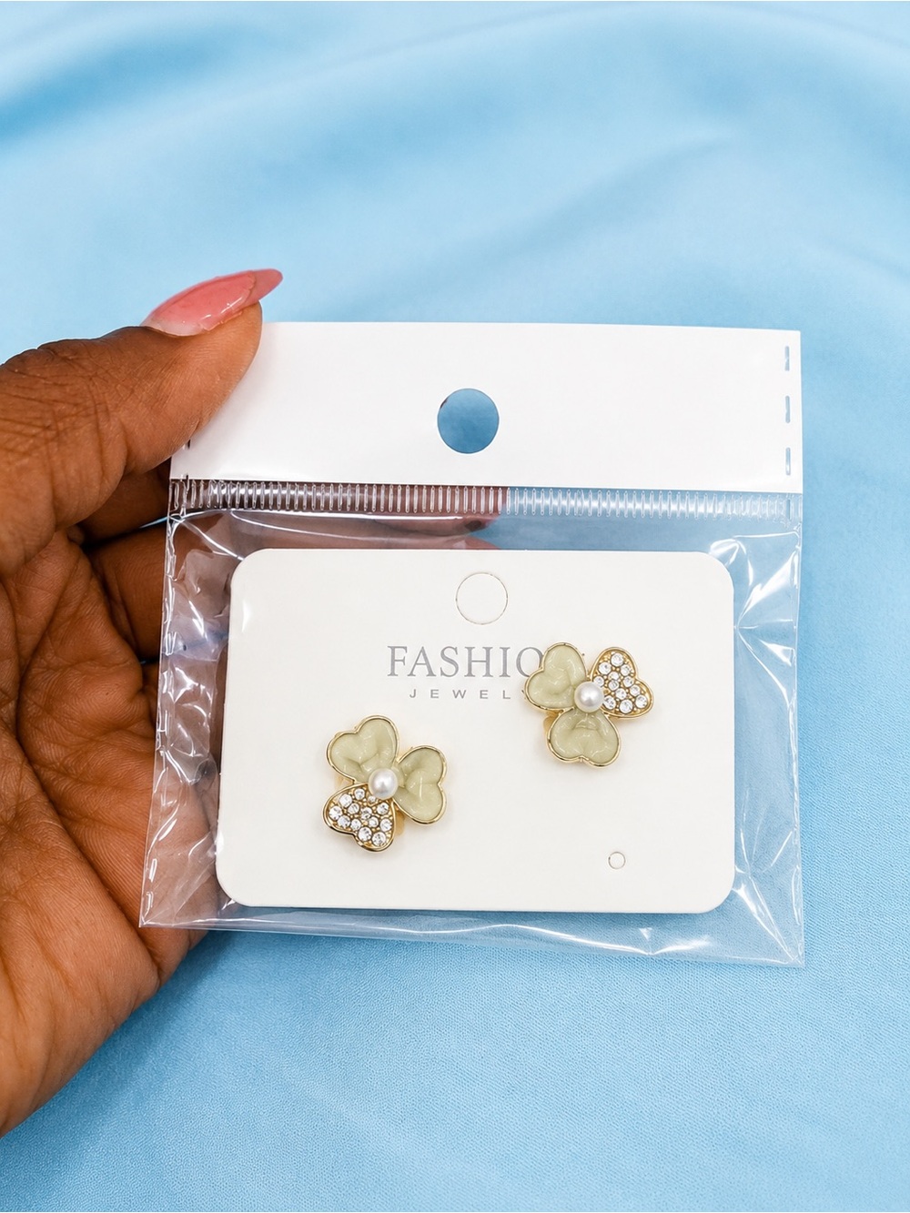 Fashion Jewelry Gold-Tone Cream Clover Stud Earrings with Pearl & Crystals